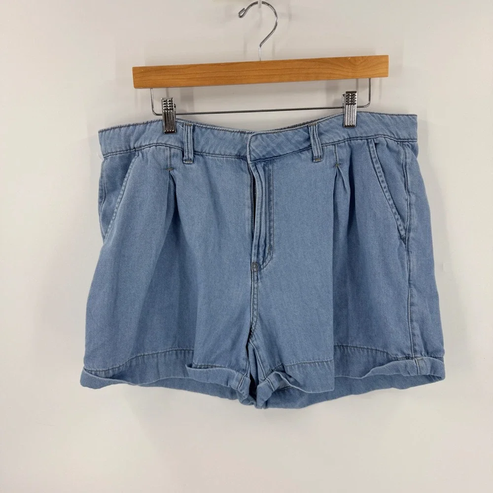 Vintage‎ Jordache Denim Shorts Light Blue Size 16 High Rise Pleated Cuffed Mom
